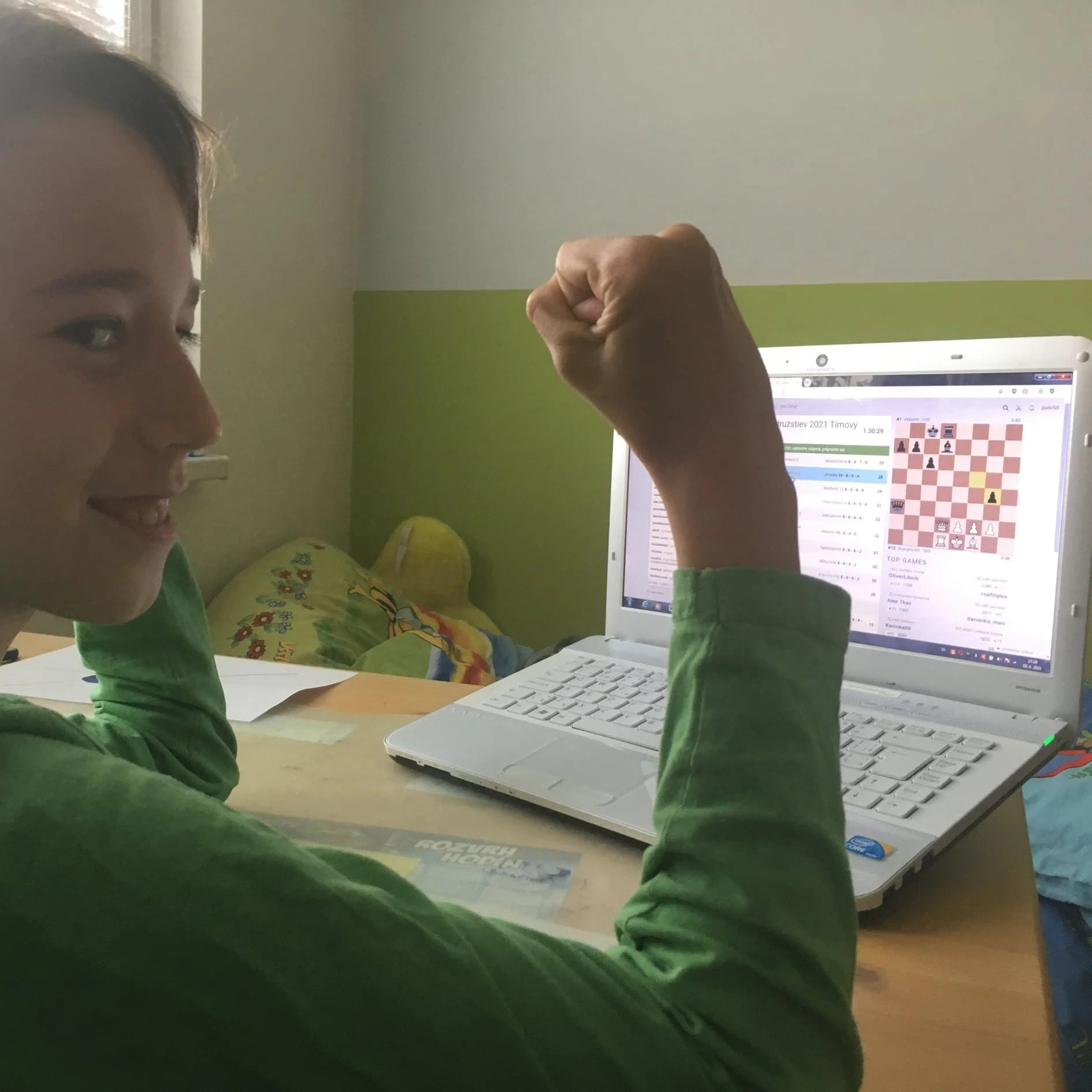 Online šachy nebo šachový počítač? Výhody a co si vybrat