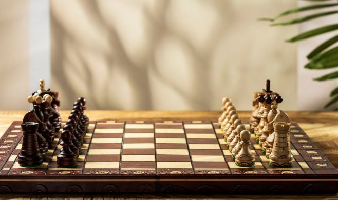 Nový měsíc, nové šachy?!😉 Vyberte si u nás♟ https://www.sachovezbozi.cz/sachy-na-doma/ #e4e5 #sachovezbozi #kralovskahra...